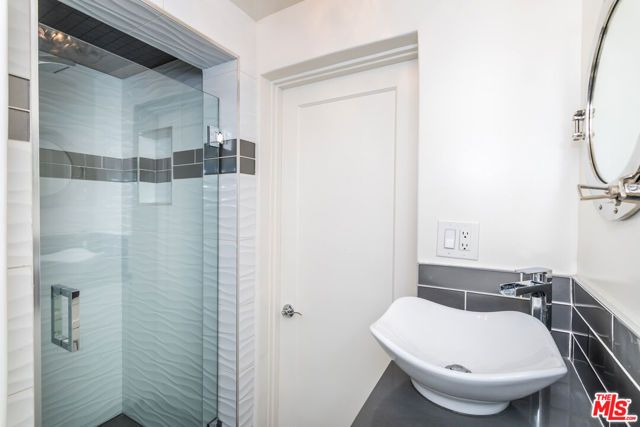 1541 Selma Drive, Los Angeles, CA 90046