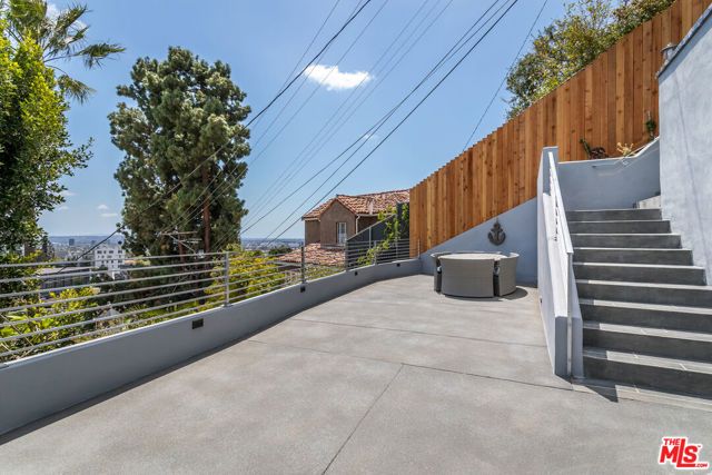 1541 Selma Drive, Los Angeles, CA 90046