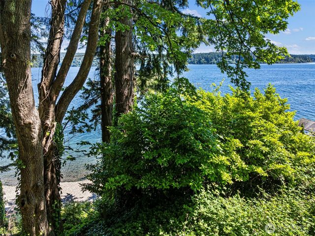 14447 Crescent Valley Road NE, Olalla, WA 98359