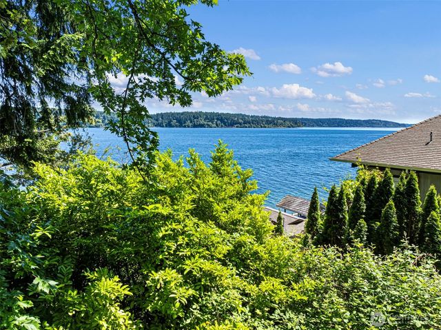 14447 Crescent Valley Road NE, Olalla, WA 98359