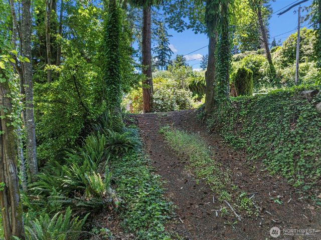 14447 Crescent Valley Road NE, Olalla, WA 98359