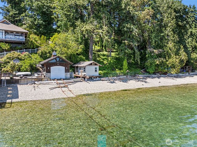 14447 Crescent Valley Road NE, Olalla, WA 98359