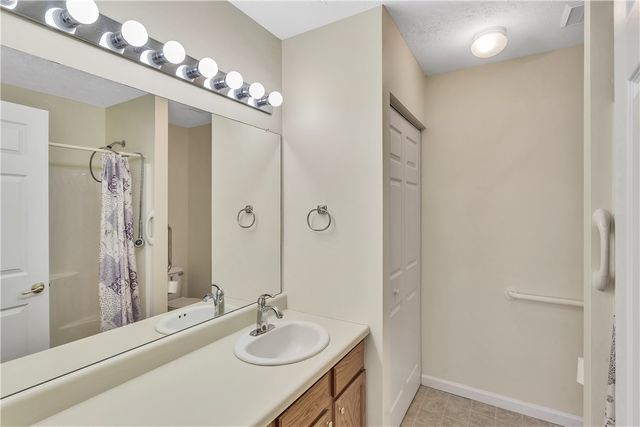 525 Kelly Blvd, Slippery Rock Boro, PA 16057