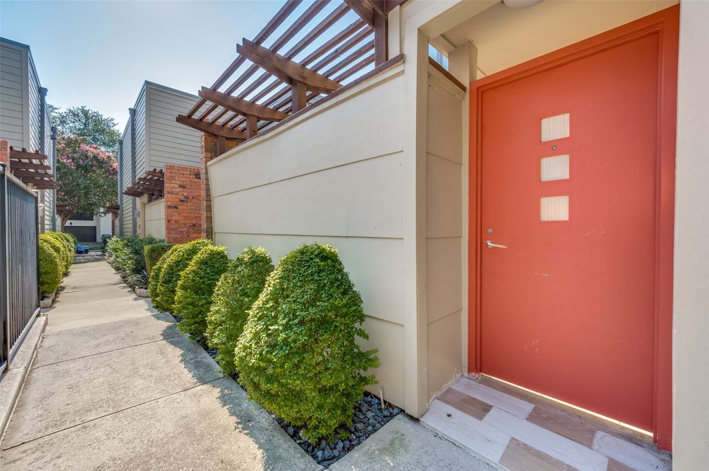 3915 Buena Vista Street D, Dallas, TX 75204