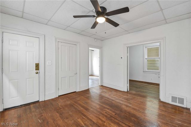 2815 Monroe Avenue, Cleveland, OH 44113