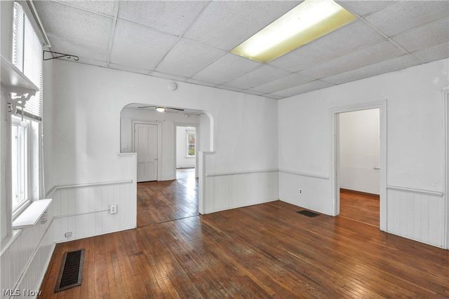 2815 Monroe Avenue, Cleveland, OH 44113