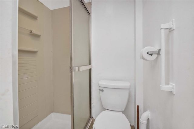 2815 Monroe Avenue, Cleveland, OH 44113