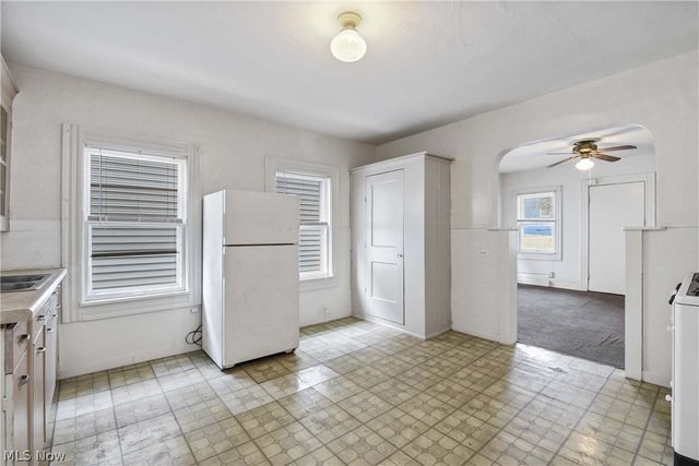 2815 Monroe Avenue, Cleveland, OH 44113