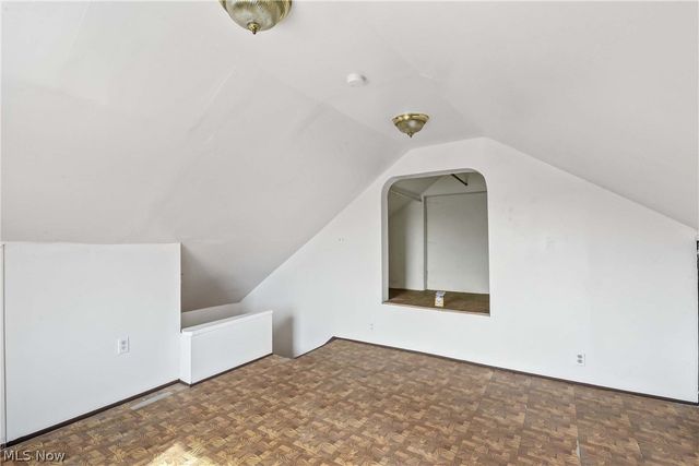 2815 Monroe Avenue, Cleveland, OH 44113