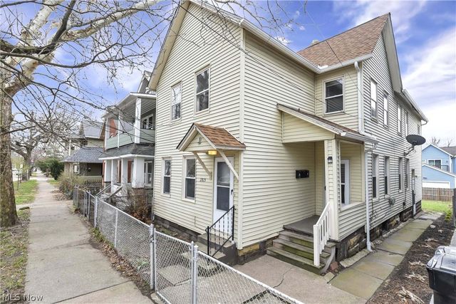 2815 Monroe Avenue, Cleveland, OH 44113
