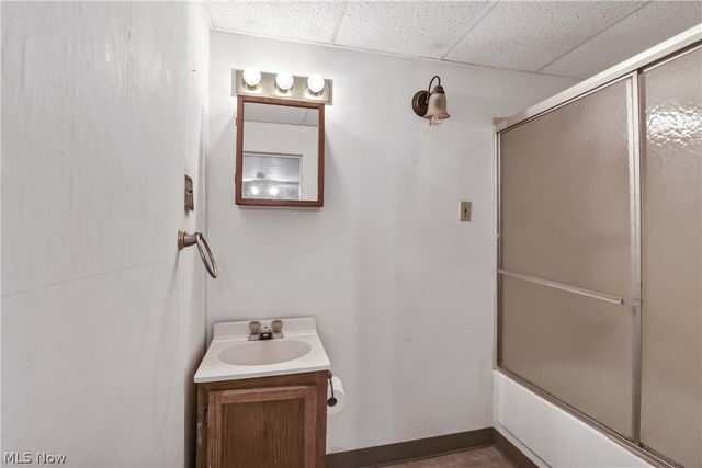 2815 Monroe Avenue, Cleveland, OH 44113