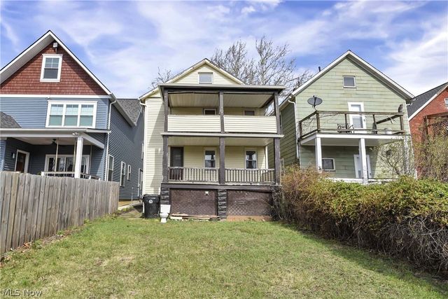 2815 Monroe Avenue, Cleveland, OH 44113