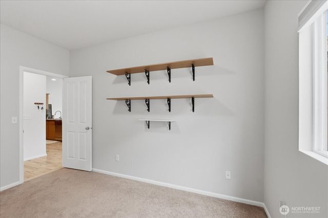 2001 5th Avenue NW, Puyallup, WA 98371