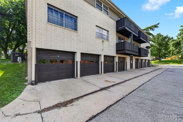 149 Cumberland Park Court H, Ballwin, MO 63011