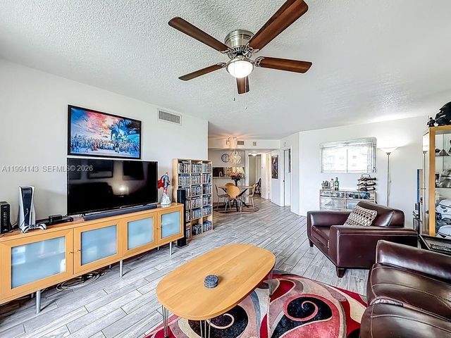 10401 W Broward Blvd 302, Plantation, FL 33324