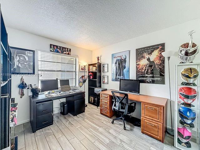 10401 W Broward Blvd 302, Plantation, FL 33324