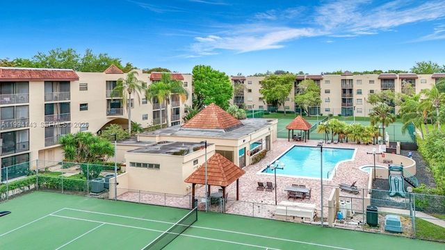 10401 W Broward Blvd 302, Plantation, FL 33324