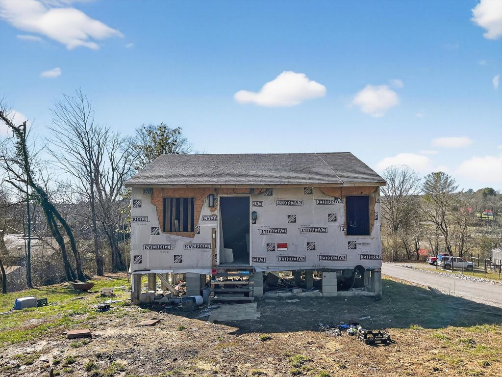 56 11th Street, Tracy City, TN 37387