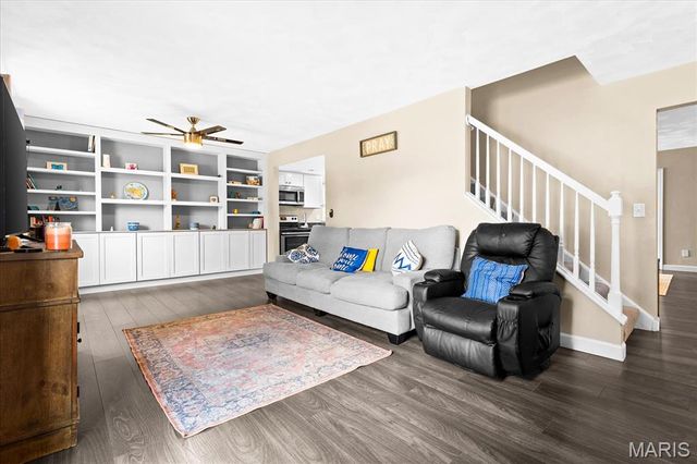 320 Fieldcrest Drive, Belleville, IL 62226
