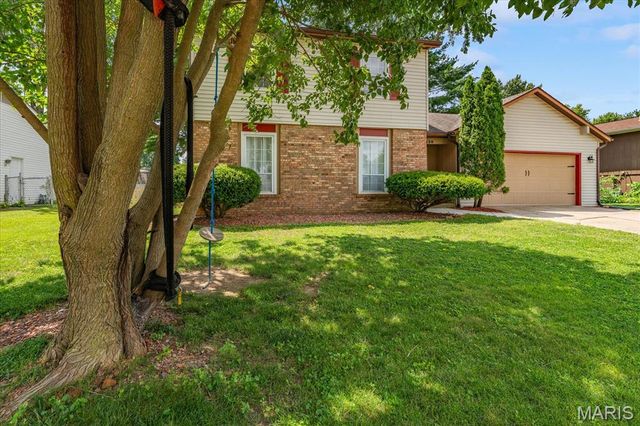 320 Fieldcrest Drive, Belleville, IL 62226