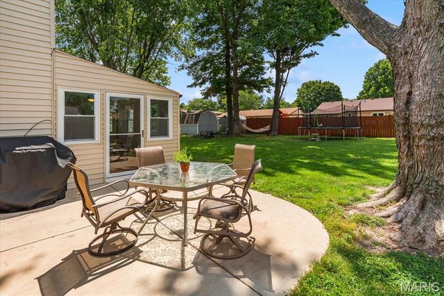 320 Fieldcrest Drive, Belleville, IL 62226