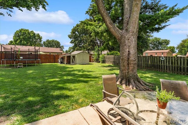 320 Fieldcrest Drive, Belleville, IL 62226