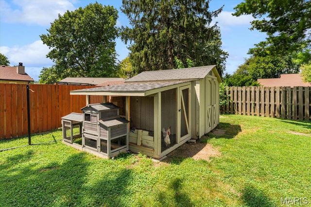 320 Fieldcrest Drive, Belleville, IL 62226
