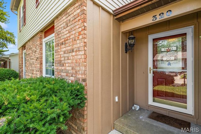 320 Fieldcrest Drive, Belleville, IL 62226