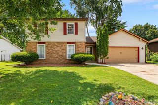 320 Fieldcrest Drive, Belleville, IL 62226