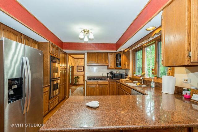 226 Cove Drive, Flossmoor, IL 60422