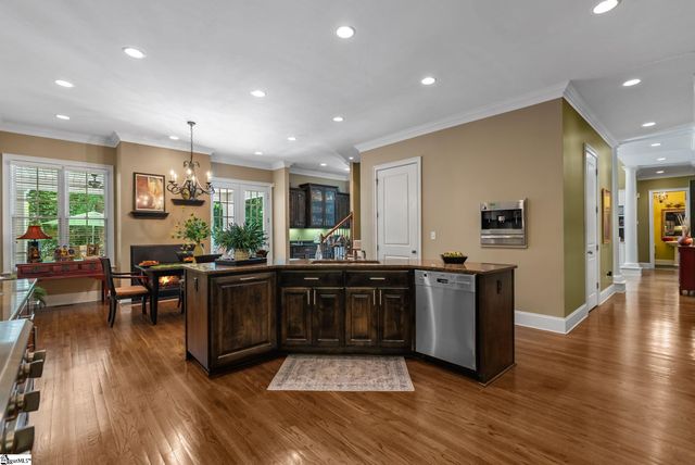 142 Birkdale Drive, Spartanburg, SC 29306