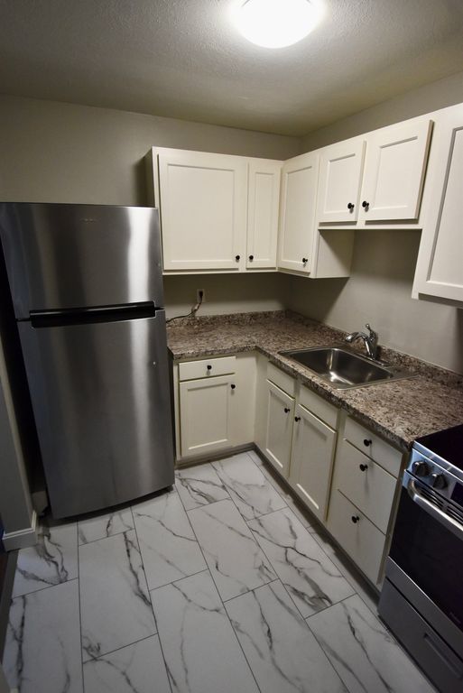 8 Flume Rd 4, Beverly, MA 01915