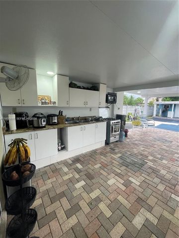 1369 Rainbow Ave, Palm Beach, FL 33406