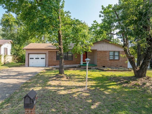 921 Cedar Lane, Fort Smith, AR 72908