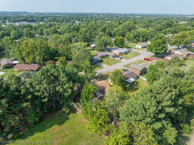 921 Cedar Lane, Fort Smith, AR 72908