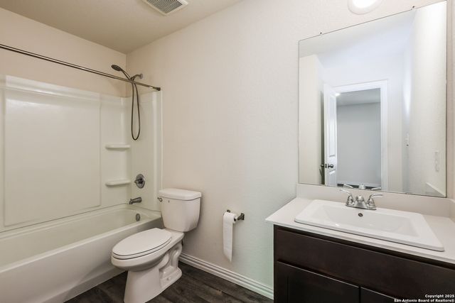 528 new braunfels, Seguin, TX 78155