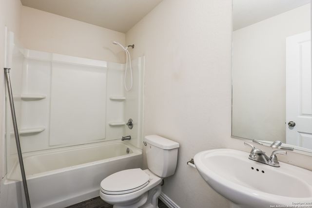 528 new braunfels, Seguin, TX 78155