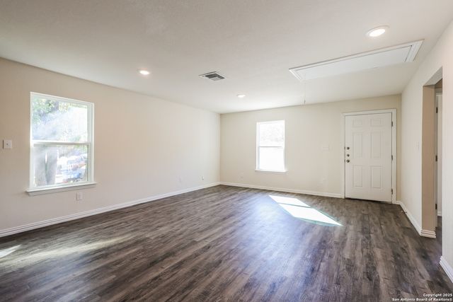 528 new braunfels, Seguin, TX 78155