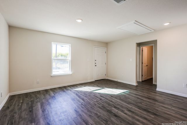 528 new braunfels, Seguin, TX 78155