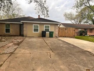 15834 Bazelbriar Lane, Houston, TX 77489