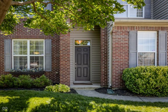 5825 Courtyard Crescent, Indianapolis, IN 46234