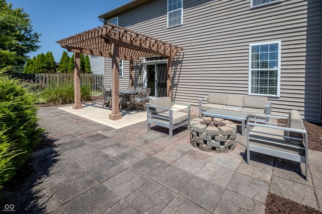 5825 Courtyard Crescent, Indianapolis, IN 46234