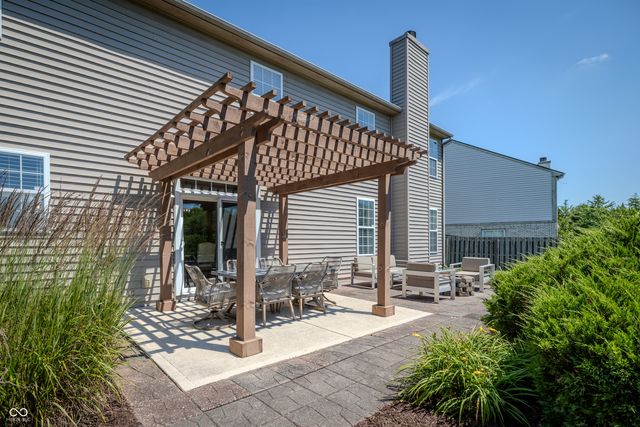 5825 Courtyard Crescent, Indianapolis, IN 46234