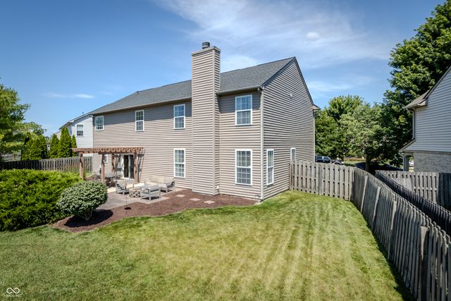 5825 Courtyard Crescent, Indianapolis, IN 46234