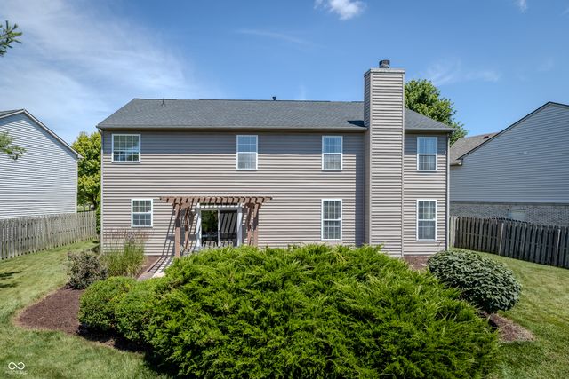 5825 Courtyard Crescent, Indianapolis, IN 46234