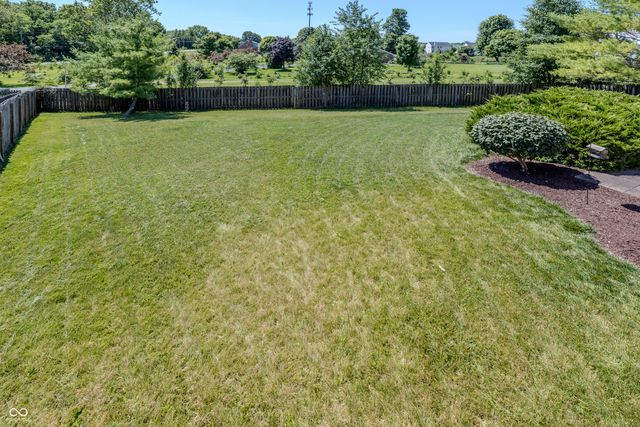 5825 Courtyard Crescent, Indianapolis, IN 46234