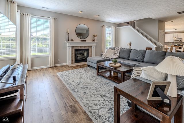 5825 Courtyard Crescent, Indianapolis, IN 46234