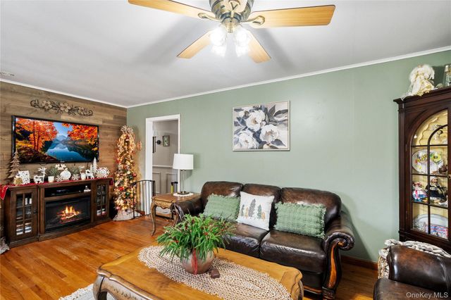 24 Park Place, Patchogue, NY 11772