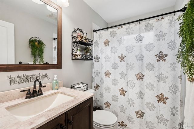 24 Park Place, Patchogue, NY 11772