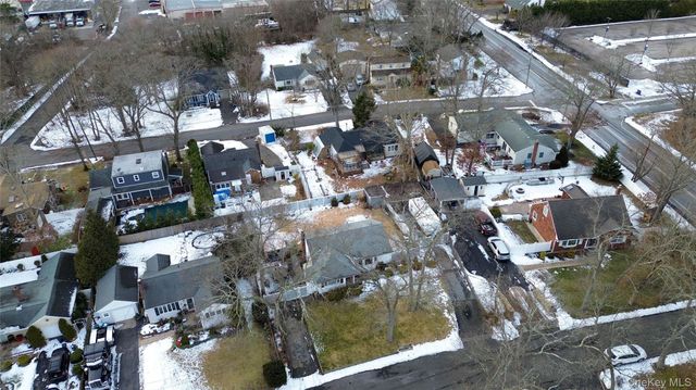 24 Park Place, Patchogue, NY 11772